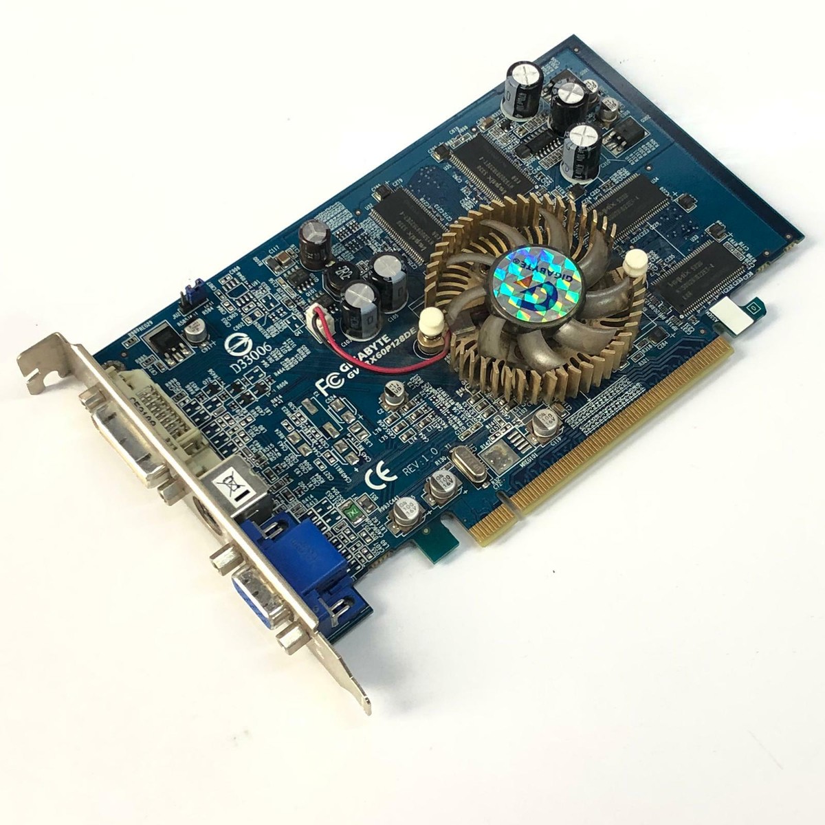 ジャンク GIGABYTE GV-R96P128D AGPビデオカード Gigabyte GV-R96P128DH