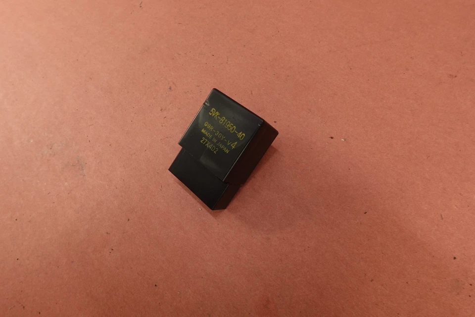 Interruptor de relé de bomba de combustible y gas Yamaha FJ09 FJ 09 2015 15-16 Foto 2 de 4