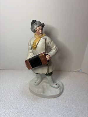 Antique 1930 Soviet Porcelain Figurine Harmonica Player Verbilki Kustodiev 1808