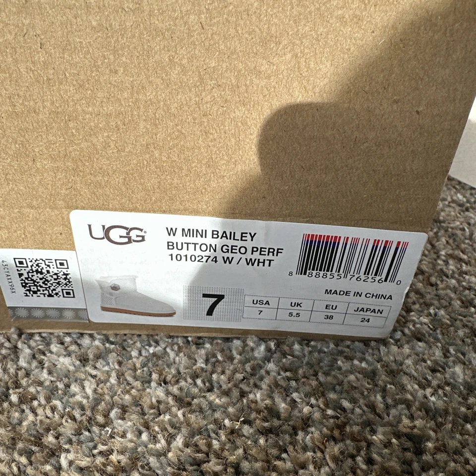 Botas ugg talla 7 auténticas 100% nuevas en caja preciosas. Color blanco puro. Foto 2 de 4