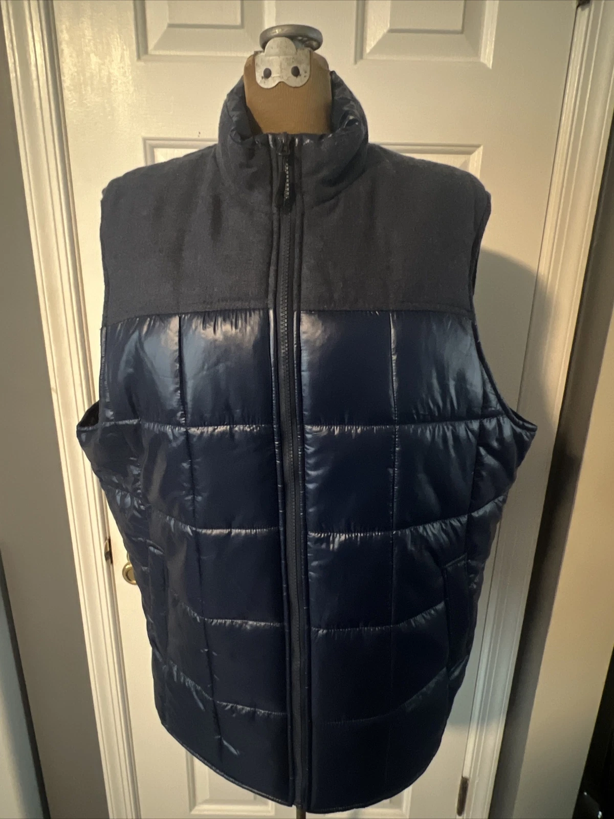 Coleman Logo Mens Navy Blue Quilted Full Zipper Vest NWT XL