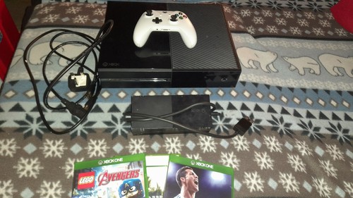 Microsoft Xbox One 500 GB Heimkonsole – schwarz mit Games/Leads/One Controller