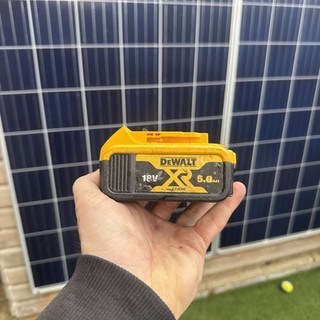 Dewalt 18v 5ah Battery Dcb184 5.0 xr genuine battery ok condition