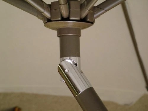 Paraguas International Caravan Catalina 8 pies 6 acanalados aluminio negro Foto 2 de 2