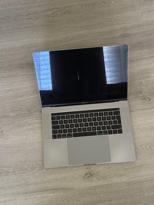 Apple MacBook Pro A1990 2018 15,4'' Intel i7-8750H 2,20GHz, 16GB RAM 256GB SSD