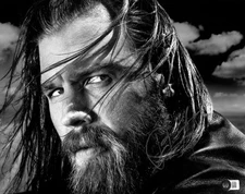Ryan Hurst SOA Signed Black & White Photo 11x14 BECKETT