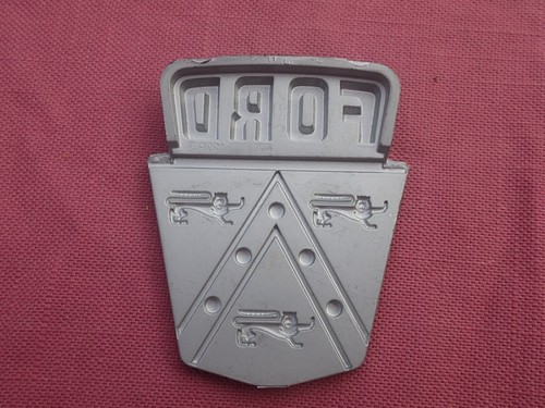 1950-51 Ford trunk emblem, NOS! OA-7042514-B - Picture 3 of 3