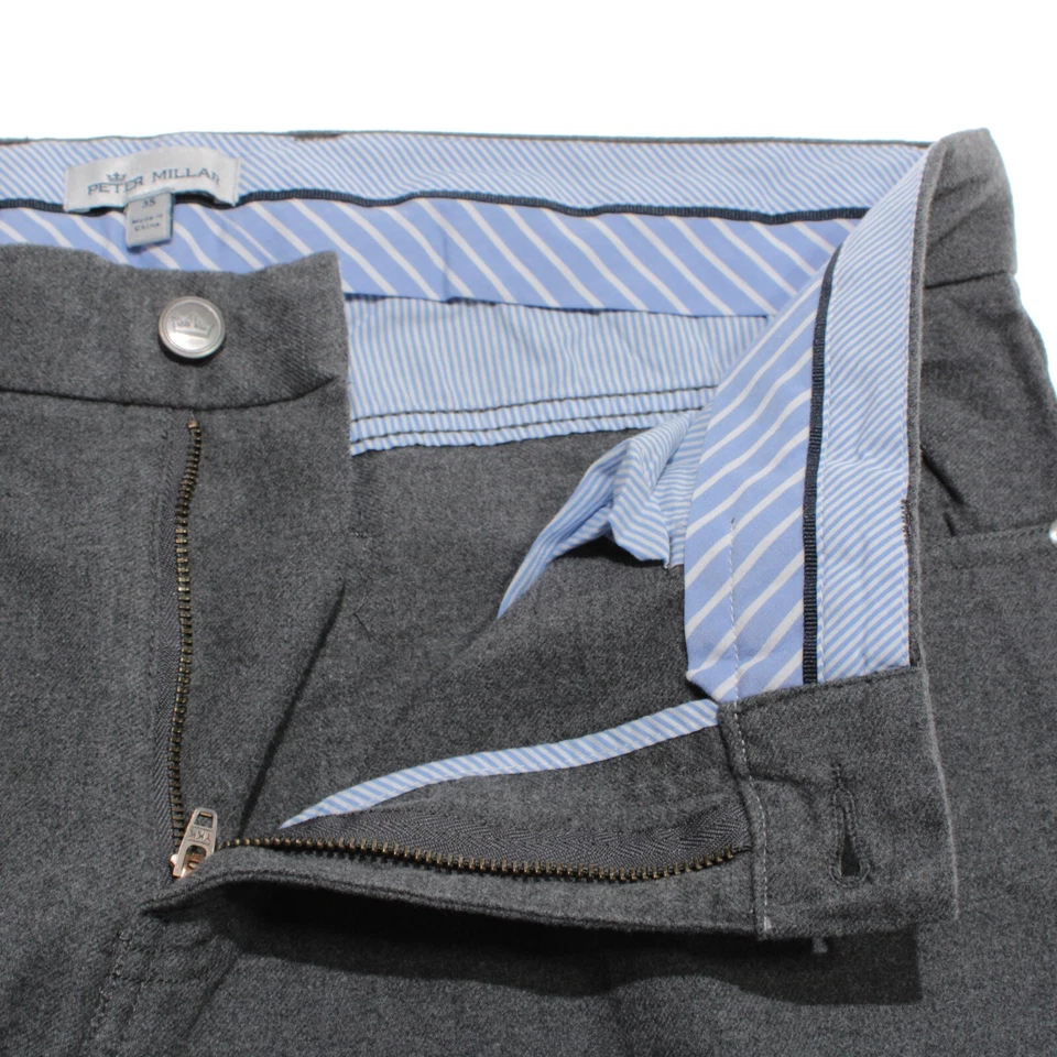 Calça jeans Peter Millar nova com etiquetas 5 bolsos corte tamanho 35 em mistura de algodão cinza sólido - Imagem 3 de 4