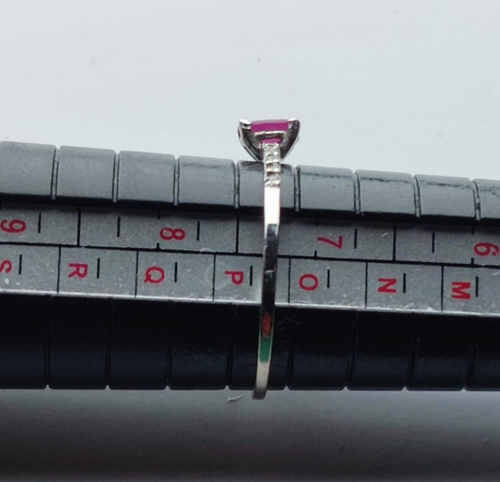 18ct White Gold Ring Ruby and Diamonds Stones gold Hallmarked ring Size O - 第 9/10 張圖片