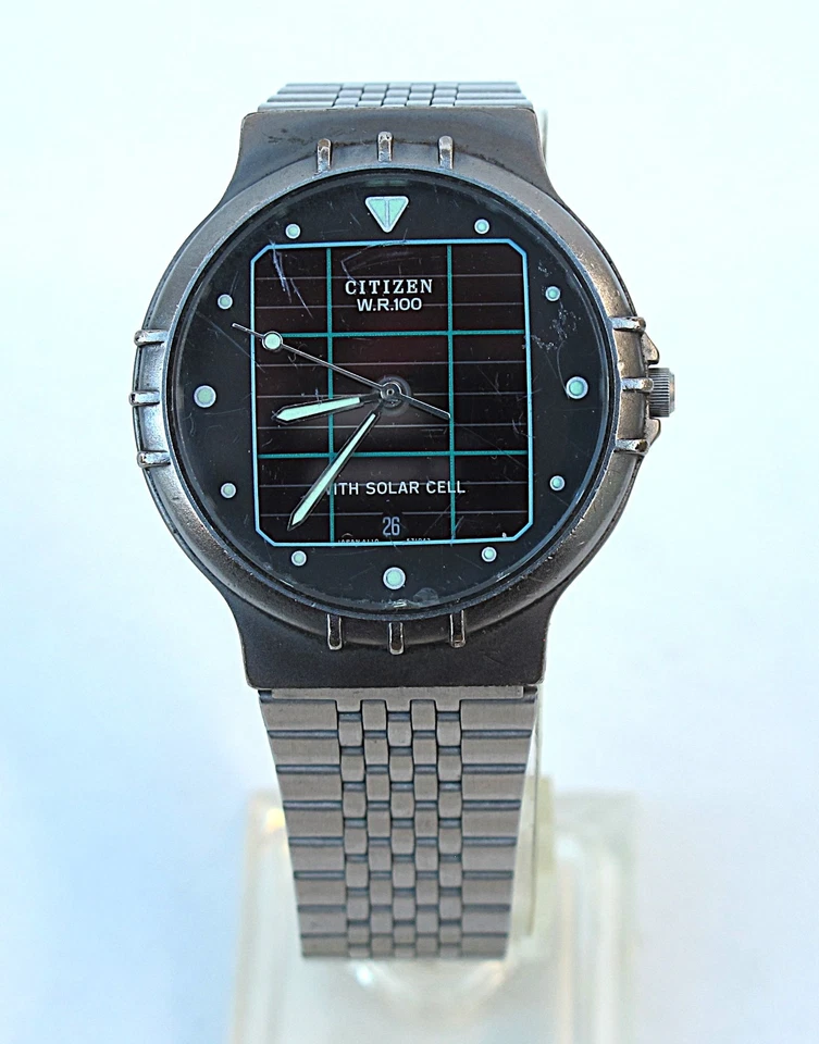vintage CITIZEN W.R.100 solar powered watch - new battery - image 2 of 4