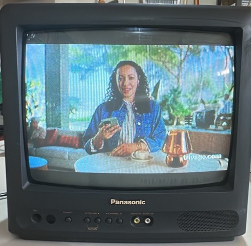 Panasonic 13" (CT-13R17B) Television - A/V Front Inputs - Retro Gaming (READ)