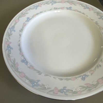 Vintage Illusions By Excel Dinner Plates Lot If 4 Vintage China