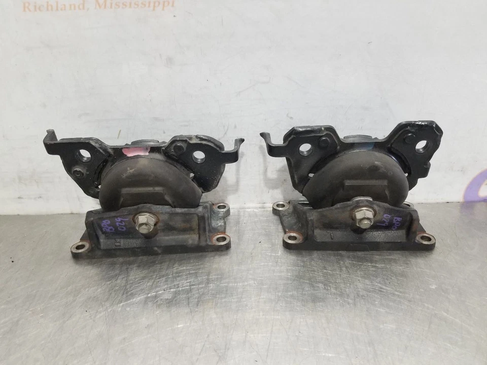 15 2015 LEXUS GX460 ENGINE MOTOR MOUNT SET - Image 2 of 4