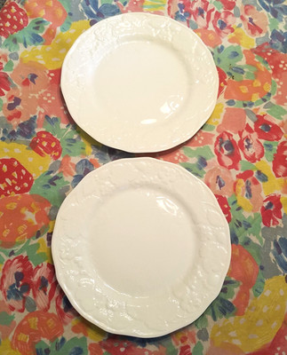 2 Wedgwood Strawberry and Vine Dinner Plates 11'' Made in England Bone China