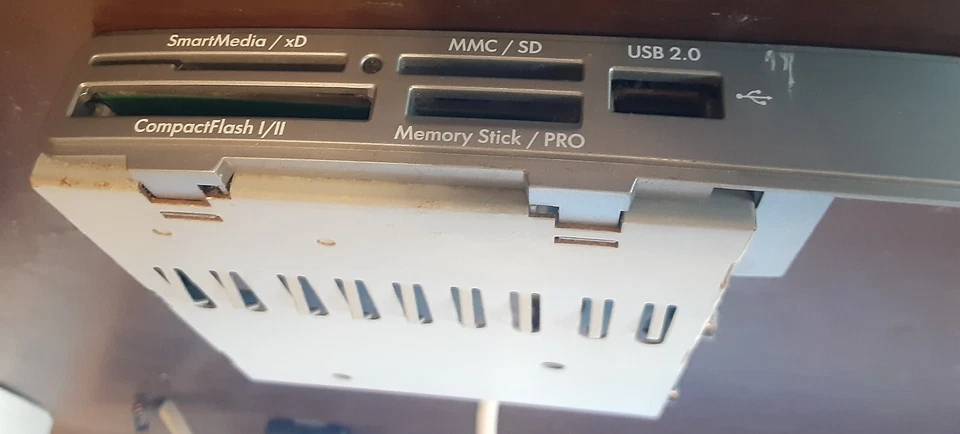 USB HP Pavilion Memory Card Reader 5070-1800 - Image 3 of 4