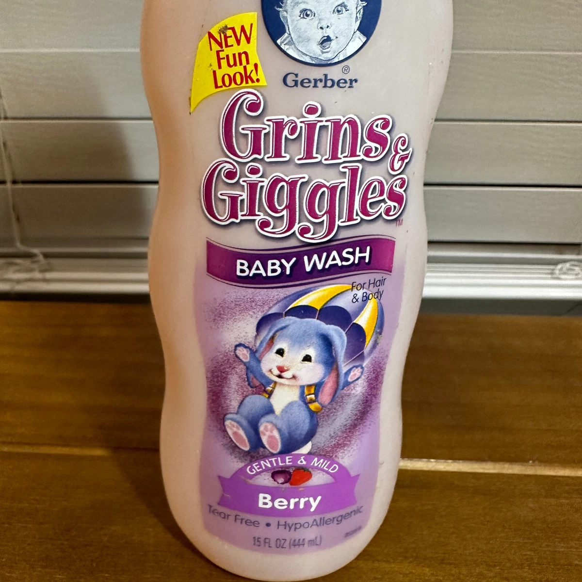 New Gerber Grins Giggles Baby Wash Gentle Mild Berry 15 oz Damaged Lid
