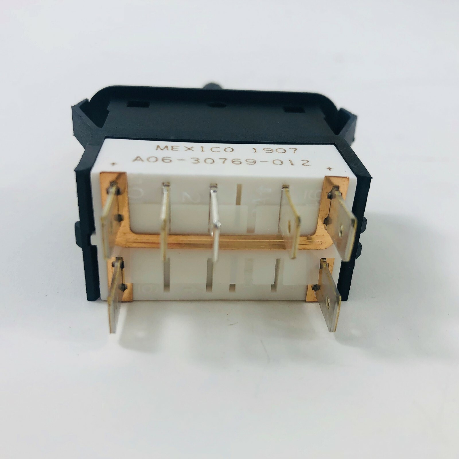 FREIGHTLINER A0630769012 SWITCH OEM FOR FREIGHTLINER CRUISE CONTROL