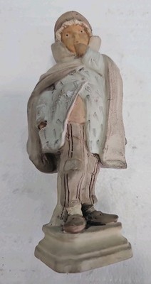Junge im Wintermantel sehr seltene Figur gemarkt BU 423 unten siehe Fotos