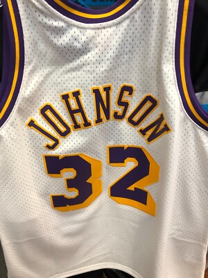 lakers cream jersey
