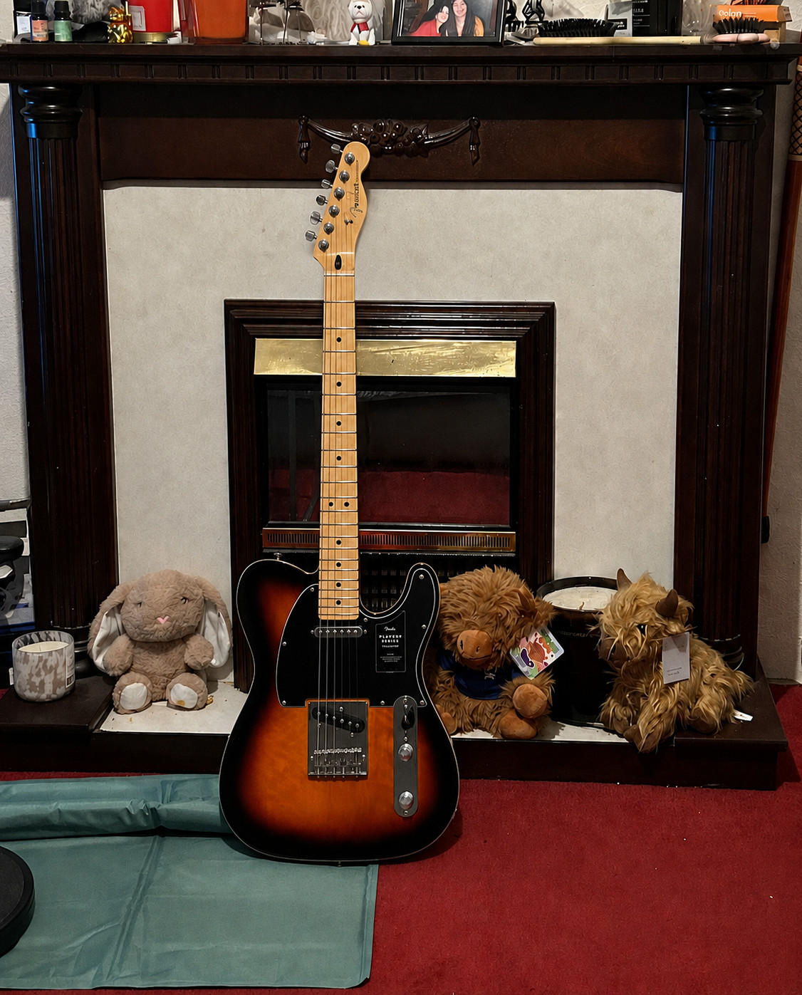 Fender Player 11 series Telecaster Sunburst Electric Guitar Made In Mexico.