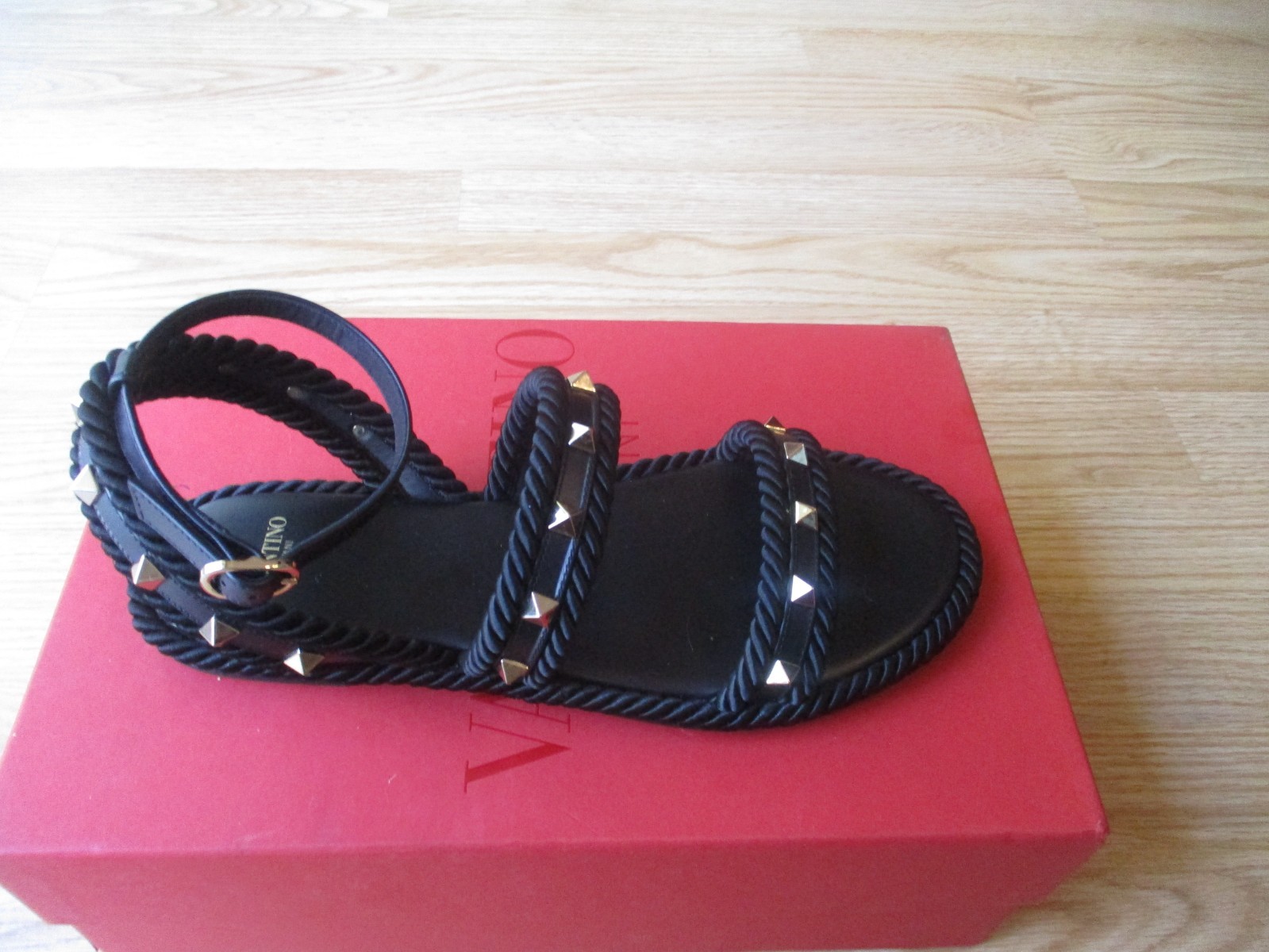 $850 Valentino Garavani Rockstud Leather Torchon Rope Trim Sandals 37 US 7 NIB thumbnail 3