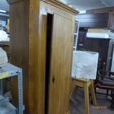 Schöne alter Bauernschrank ,abgeschrägte Kanten