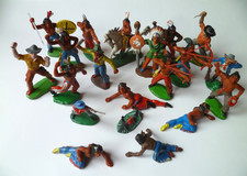 20 alte Figuren DDR Indianer Cowboys Hartgummi Reiter Feuer Häuptling Pferd