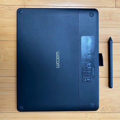 Wacom Intuos Pen Tablet Graphic Drawing Tablet with Minor Scratches