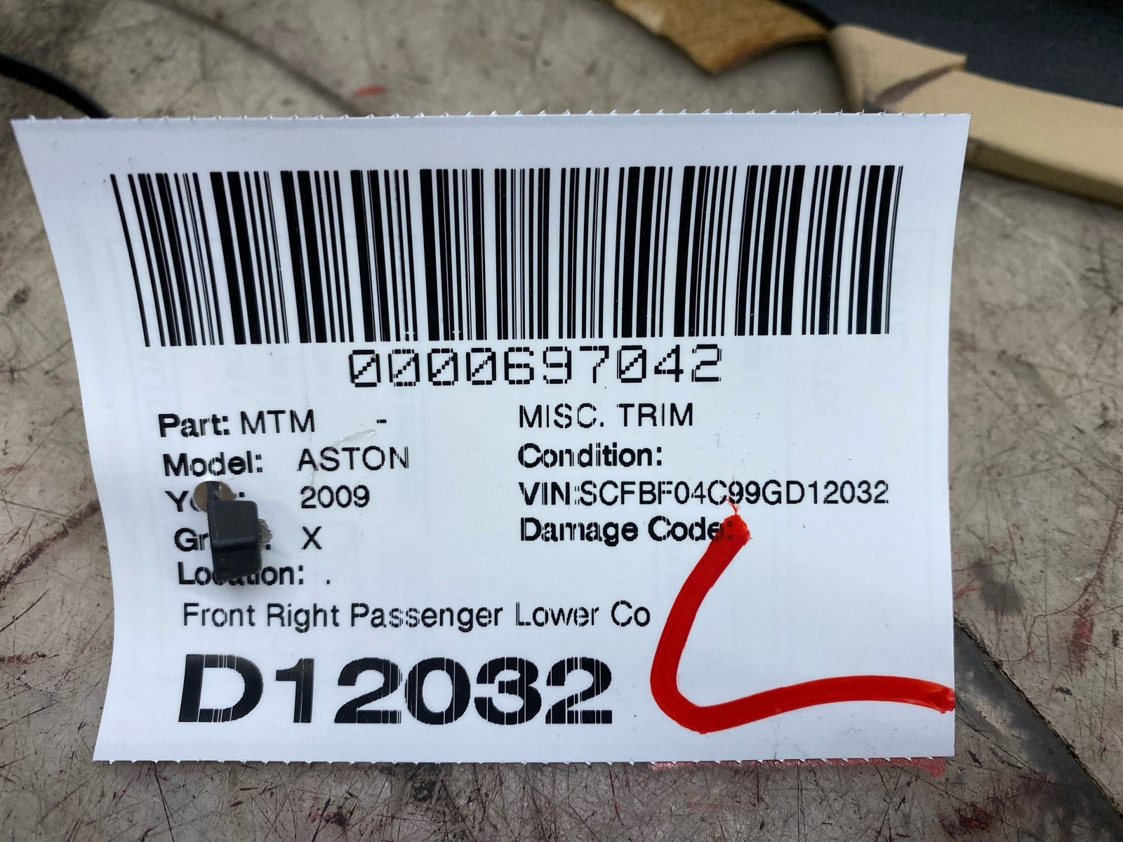Aston Martin Vantage 2009 FRONT+RIGHT+LOWER Cowl panel
