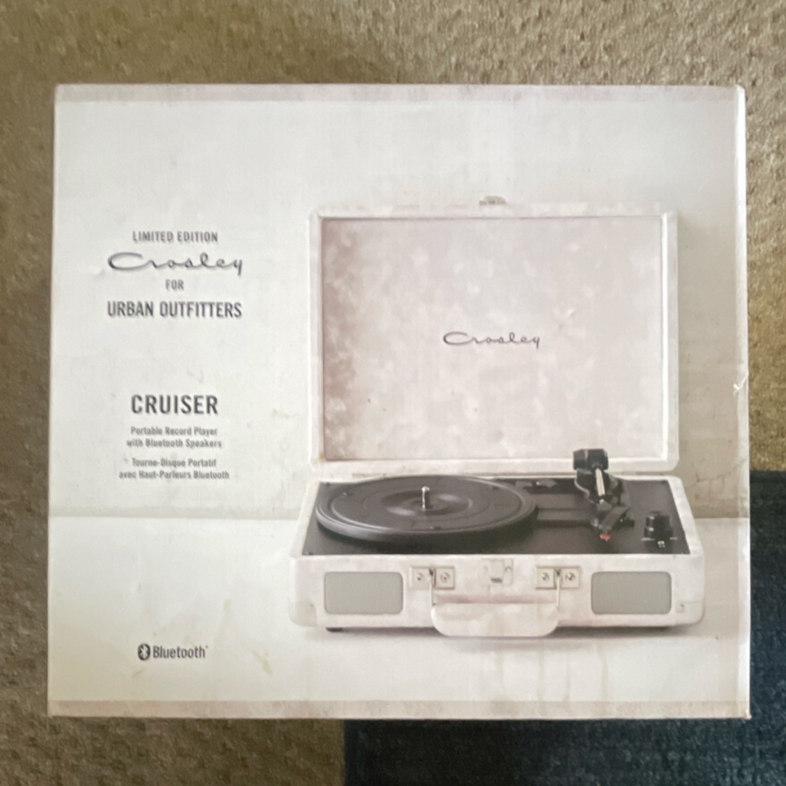 Crosley Cruiser Limited Edition Urban Outfitters White Bluet
