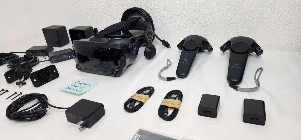 Valve Index PC VR Headset Full Kit w/ 1.0 Base Stations Valve Index PC VR Headset Full Kit w/ 1.0 Base Stations