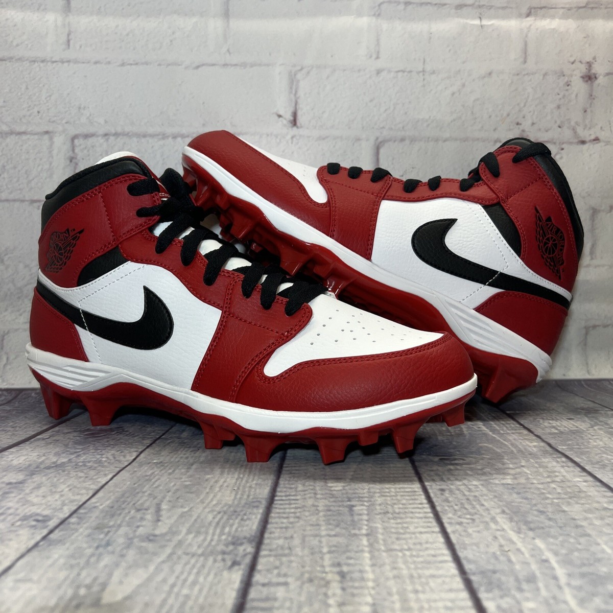 Nike Jordan 1 Football Cleats Mid TD Chicago Red Black White Nike Jordan 1 Football Cleats Mid TD Chicago Red Black White