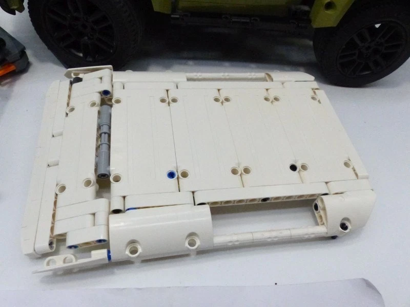 LEGO Technic 42110 Land Rover Defender (6657) - Bild 4 von 4