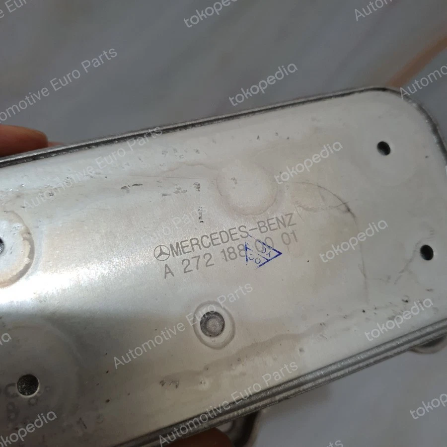 Enfriador de aceite de motor OEM apto para Mercedes-Benz W203 W204 C230 2006-2015 A2721880001 Foto 4 de 4