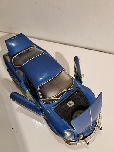 Auto sportiva classica Maisto scala 1:18 pressofusa 1971 Renault Alpines 1600s - Foto 6 di 13