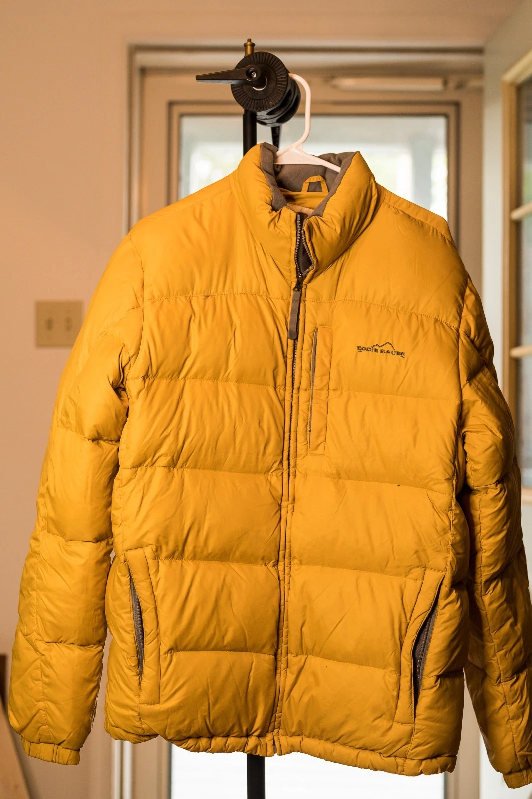 Eddie Bauer Men's Medium Goose Down Jacket
