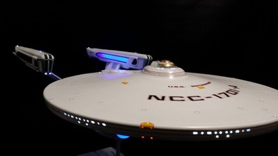 Star Trek 1:350 Enterprise Refit model pro built model with full lighting