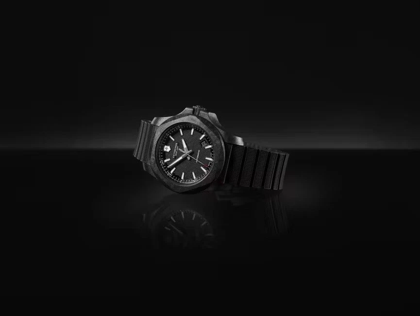 Victorinox I.N.O.X. Reloj Carbono Automático 43mm 2025 Foto 2 de 4