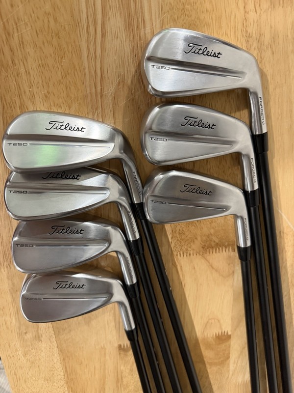 Titleist 2025 T250 Iron Set, 5-PW/AW, Fujikura AXIOM Velocore 105 Stiff Graphite