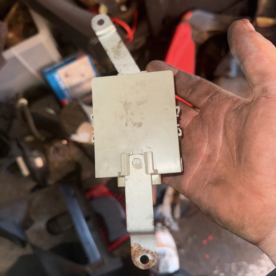 Relé de ventana eléctrica Toyota MR2 MK1 AW11 MK1b 1988 85930 17030 Foto 2 de 3