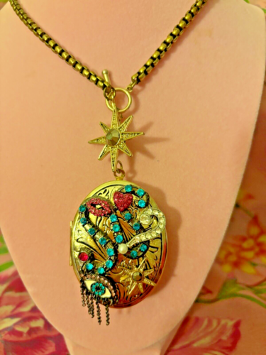 🦋RARE Betsey Johnson Mystic Baroque Evil Eye Oval Locket Necklace🦋