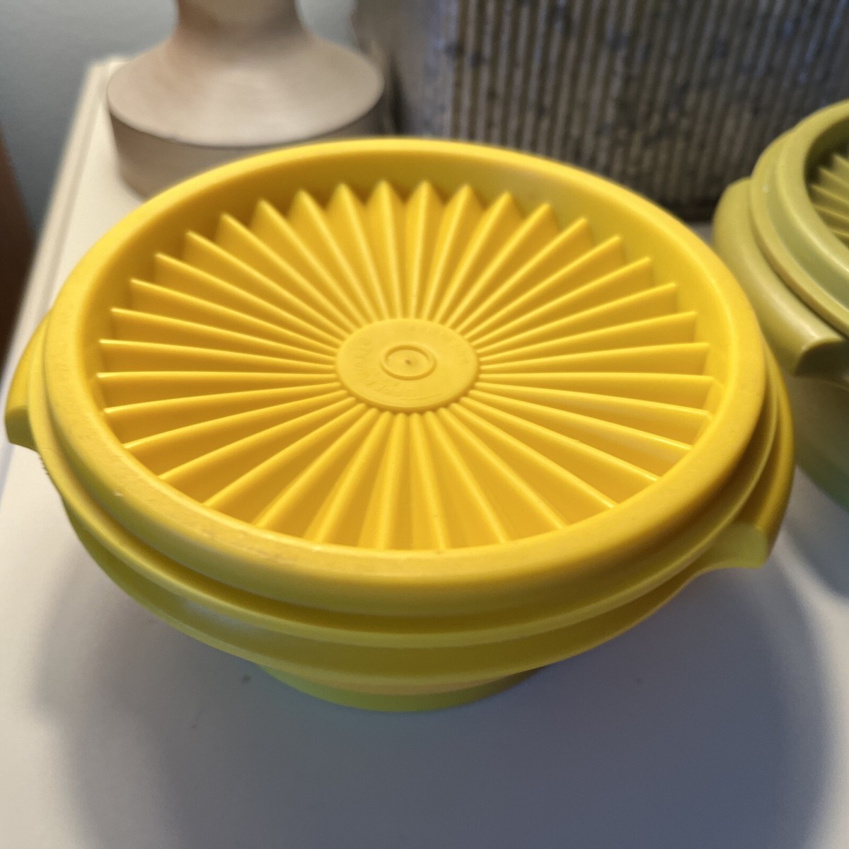 Vintage Tupperware Servalier 1323 Set of 2 Small Bowls & 2 Lids