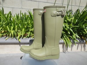studded hunter boots