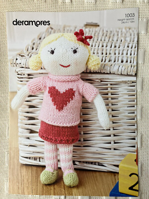 Strickanleitung Polly Dolly Spielzeug - 10 Zoll Puppe - Deramores 1003