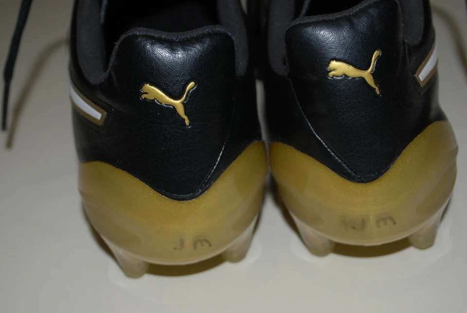  ARSENAL COACH JULEN MASACH MATCH WORN PUMA ONE LTH FG FOOTBALL BOOTS UK 9.5 - Image 3 of 4