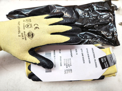12 PAIRS - PIP 09-K1450 - G-Tek Cut Resistant FR Nitrile Safety Gloves, Small