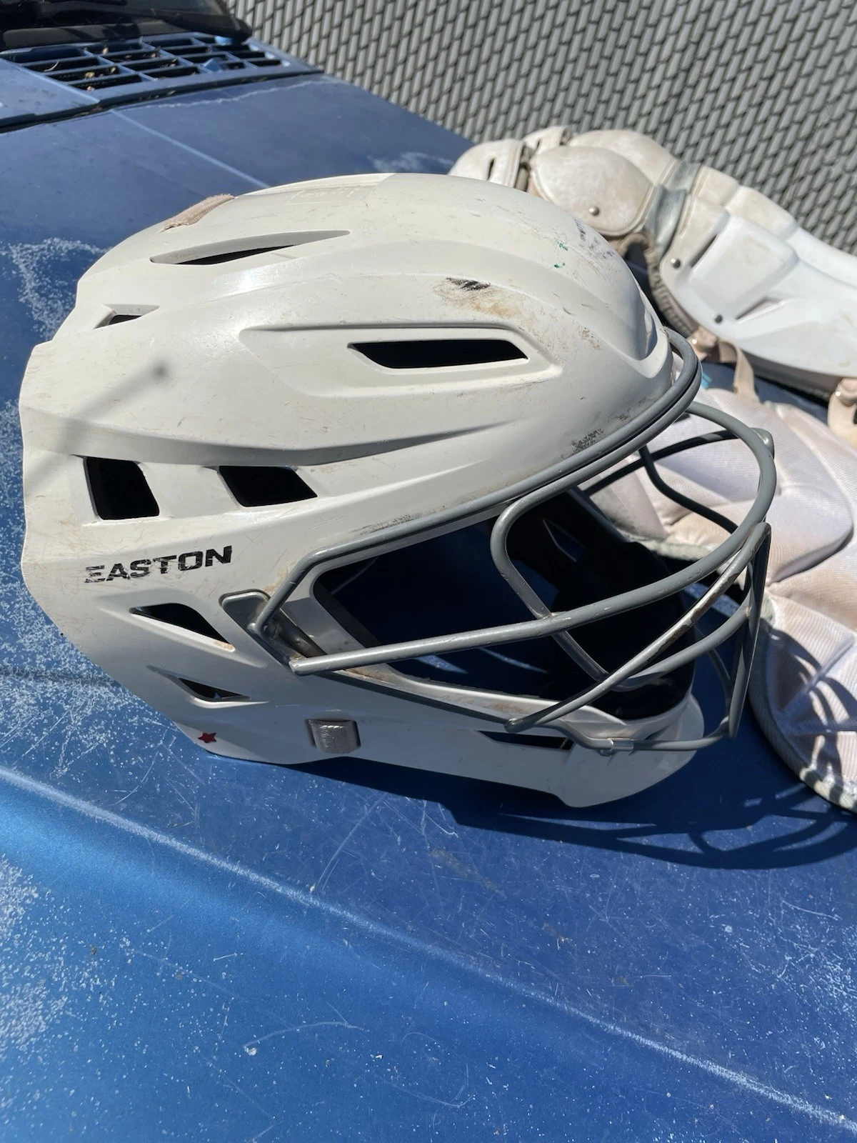 Easton The Fundamental Catcher's Set - Thumbnail 4