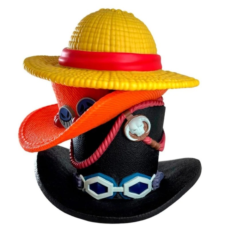 Figura Hucha One Piece Pila Sombreros Luffy Ace Sabo Plastoy [226646]