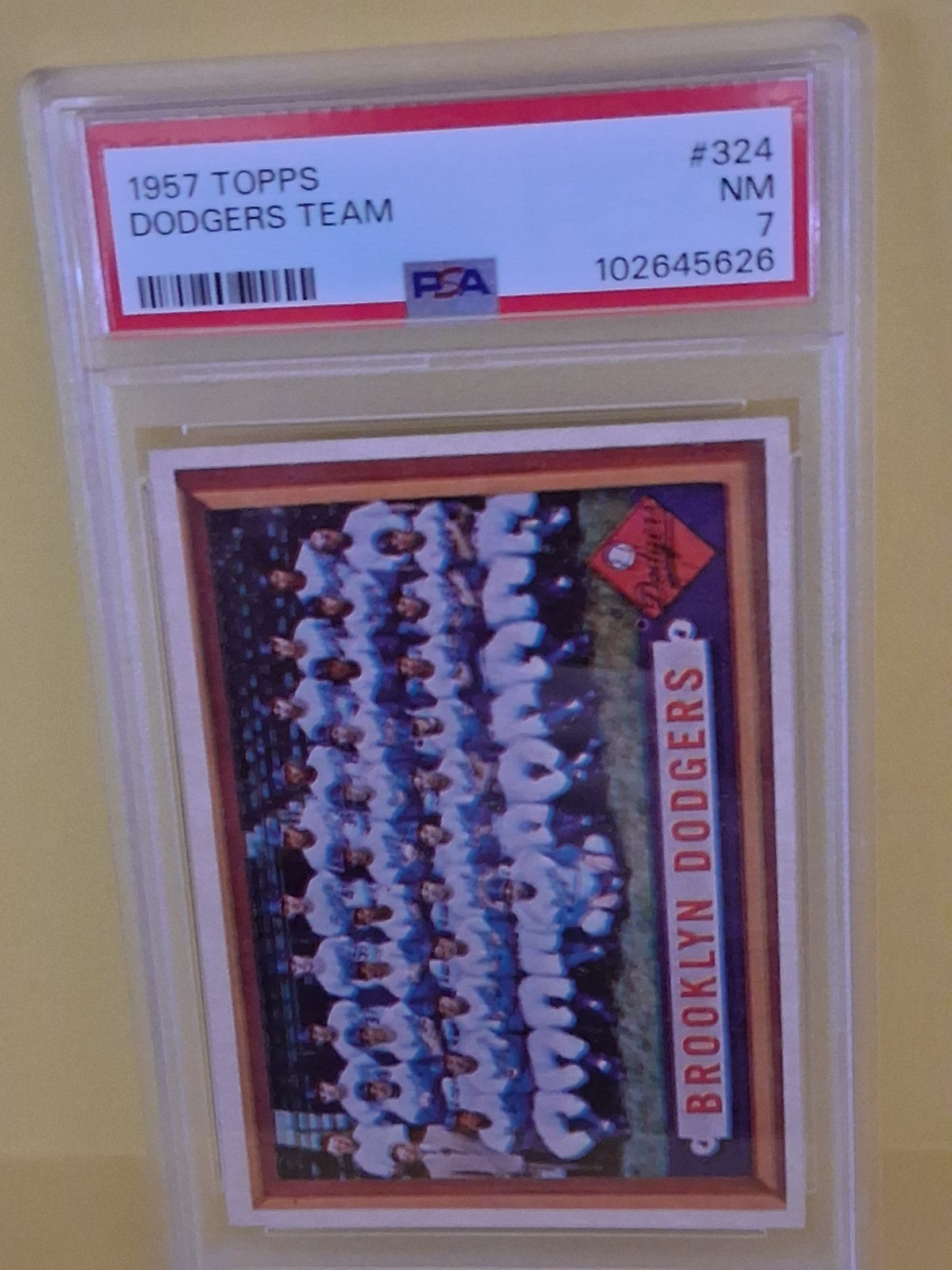 1957 Topps #324 Dodgersteam front