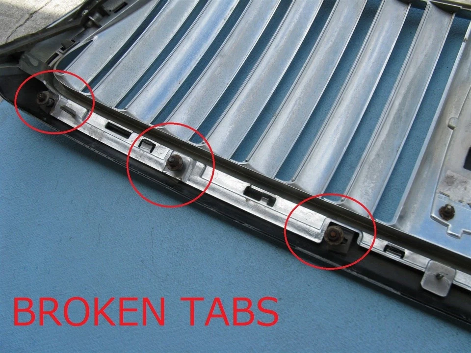 Lincoln Mark LT 2006 2007 2008 capó delantero parrilla superior plateada usado 06 07 08 Foto 3 de 4